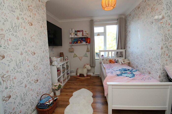 3 Bedroom End Of Terrace House For Sale In Middle Road, Bristol, BS15
