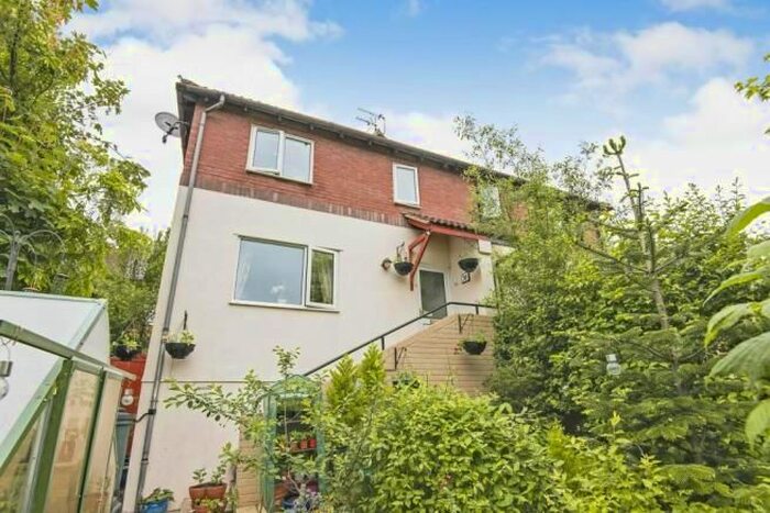 2 Bedroom Property To Rent In Kinnerton Way, Exeter, EX4