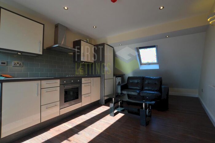 2 Bedroom Apartment To Rent In Westbury Road, Clarendon Park, LE2