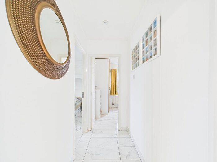 2 Bedroom Maisonette For Sale In Mason Street, Reading, RG1