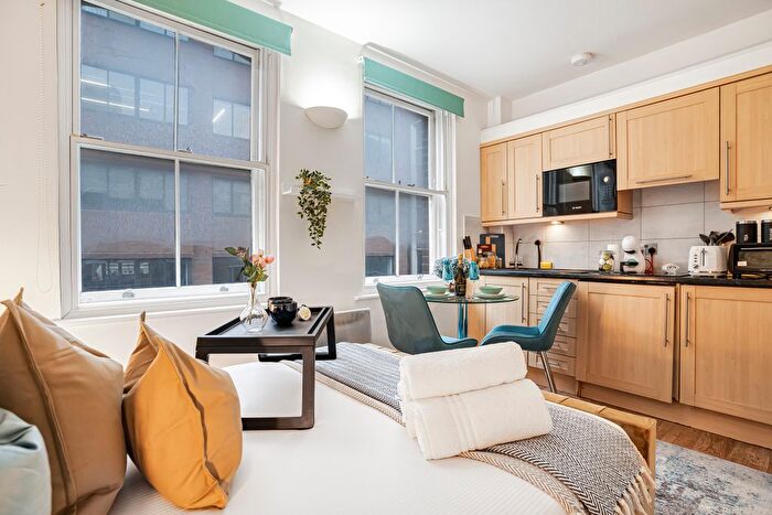 Studio To Rent In East Passage, London, EC1A