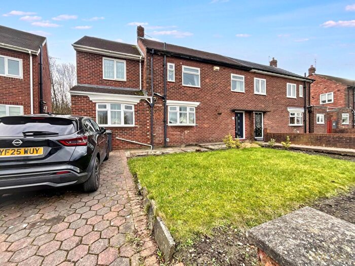4 Bedroom Semi Detached House For Sale In Cambridge Avenue, Hebburn, NE31