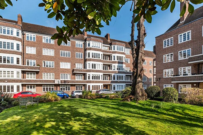 4 Bedroom Flat For Sale In Putney Heath, London, SW15