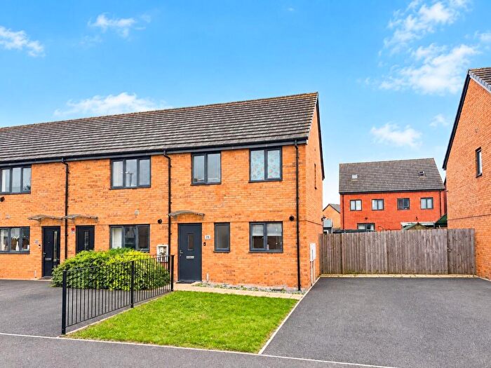 3 Bedroom End Of Terrace House For Sale In Chamberlain Way, Gunthorpe, Peterborough, PE4