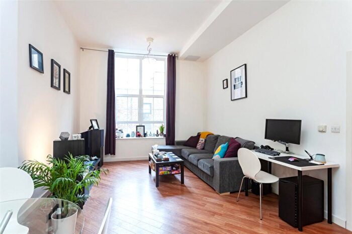 1 Bedroom Apartment For Sale In Glengall Road, London, NW6