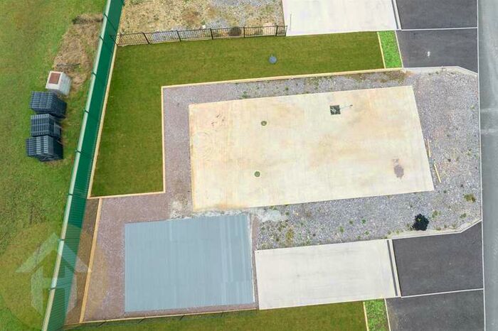 2 Bedroom Park Home Mobile Home For Sale In Lillybrook Estate, Lyneham, SN15