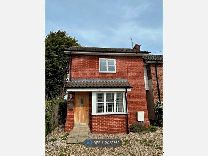 3 Bedroom Semi-Detached House To Rent In Pound Hill, Bacton, IP14