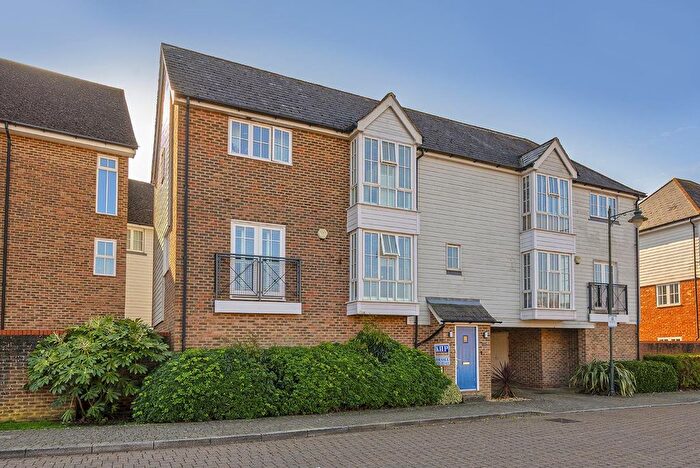 2 Bedroom Flat For Sale In Queen Street, Kings Hill, ME19