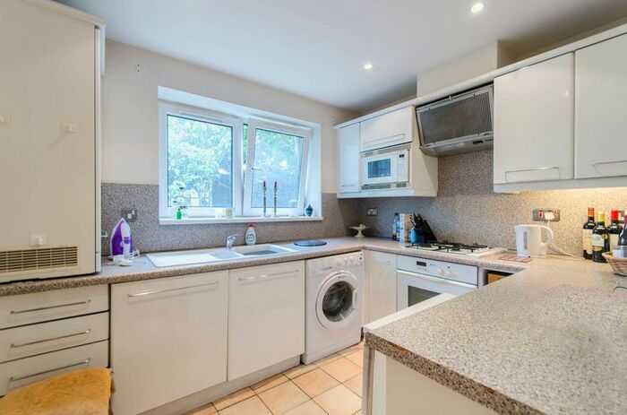 1 Bedroom Flat To Rent In Admiral Walk, Maida Vale, London, W9