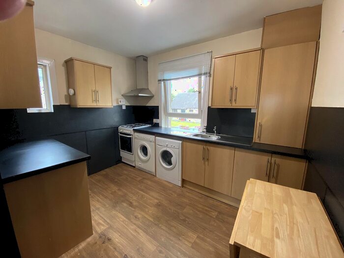 2 Bedroom Flat To Rent In Douglas Street, Carluke, ML8