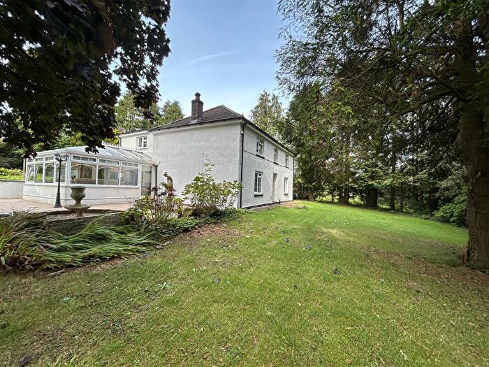 6 Bedroom Detached House For Sale In Cwmffrwd, Carmarthen, SA32