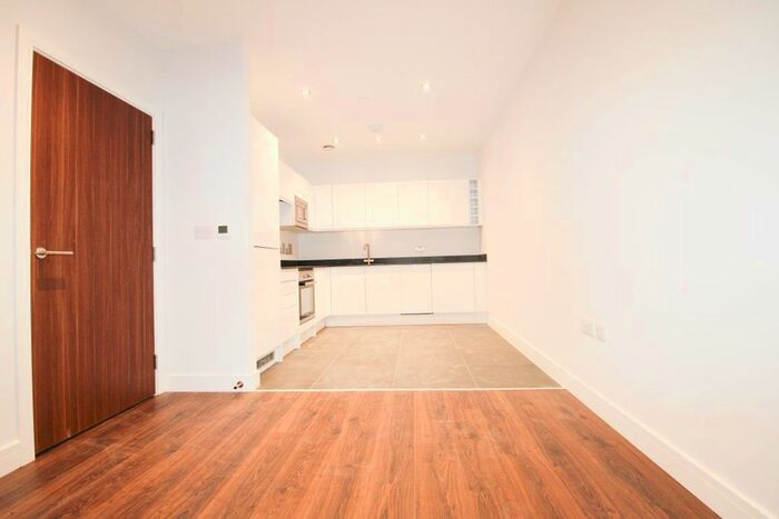 1 Bedroom Flat To Rent In Eastbury Road, Watford, WD19