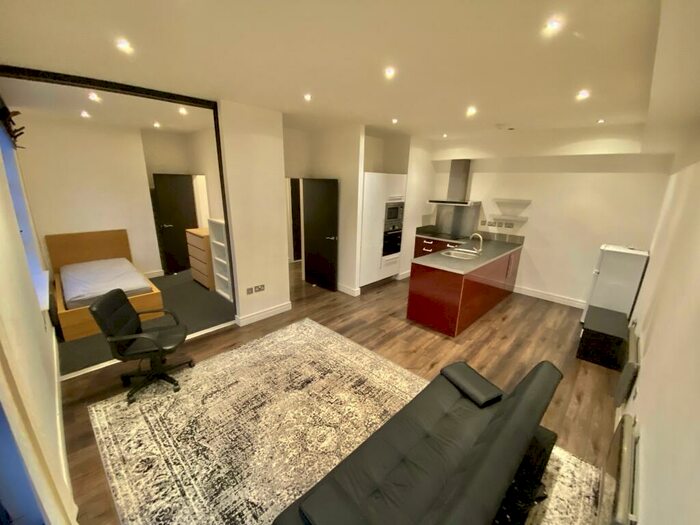 2 Bedroom Apartment To Rent In Commercial Street, Huddersfield, HD1