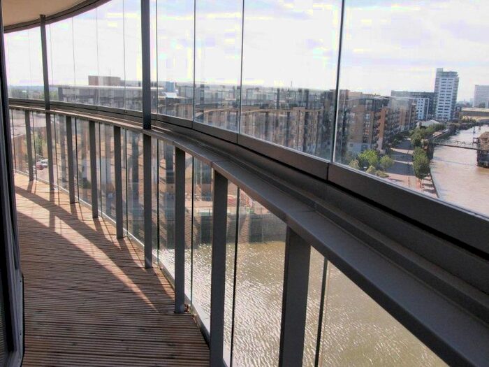 2 Bedroom Flat To Rent In Dowells Street, London, SE10