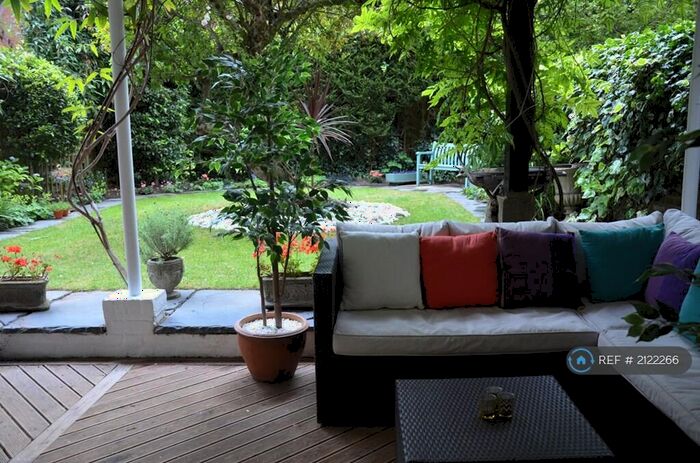 3 Bedroom Flat To Rent In Belsize Park Gardens, London, NW3