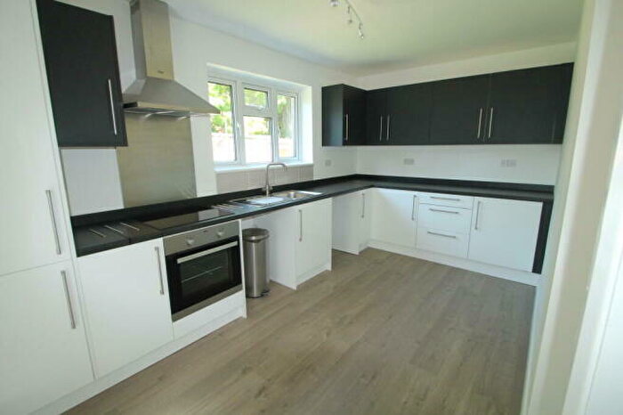 3 Bedroom House To Rent In Saxville Road, Orpington, BR5