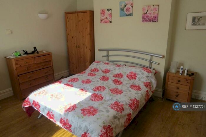 5 Bedroom Detached House To Rent In Frederica Road, Bournemouth, BH9