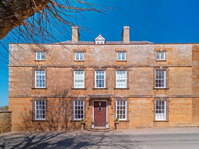 2 Bedroom Flat To Rent In Main Street, Sibford Ferris, OX15