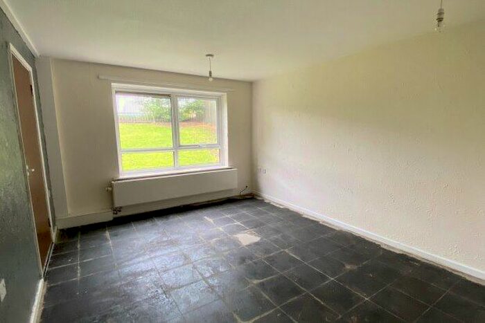 2 Bedroom Flat To Rent In Hartington Close, Rotherham, S61