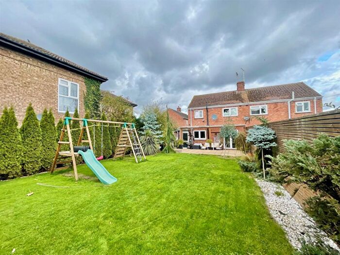 2 Bedroom Property For Sale In Ash Close, Peterborough, PE1