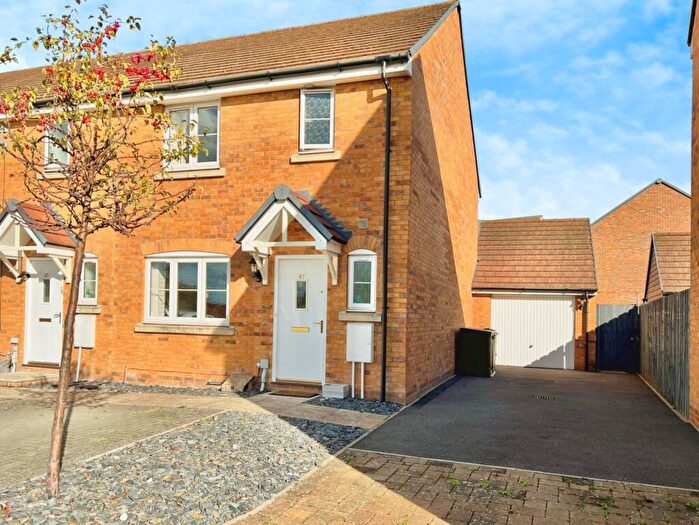 3 Bedroom End Of Terrace House For Sale In Elm Park, Didcot, Oxfordshire, OX11