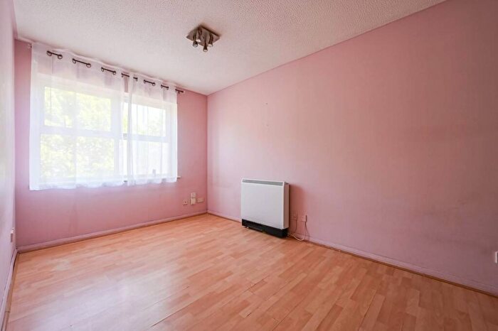 1 Bedroom Flat To Rent In Aaron Hill Road, Beckton, London, E6