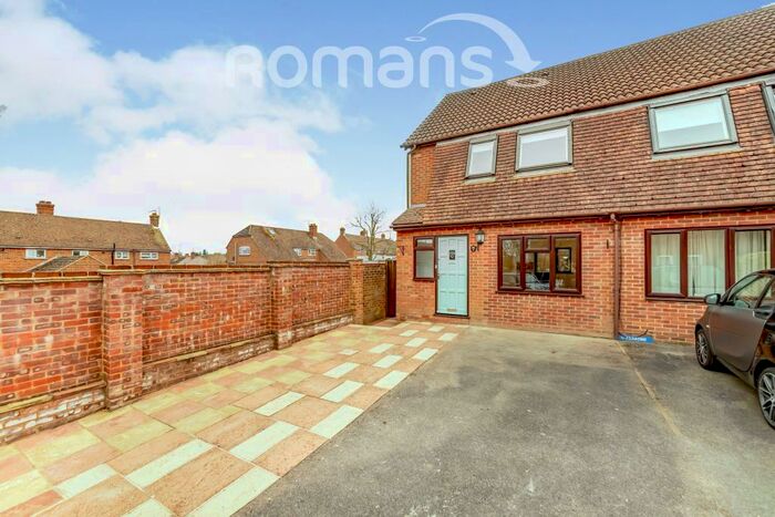 2 Bedroom End Of Terrace House To Rent In Burgess Close Odiham, RG29