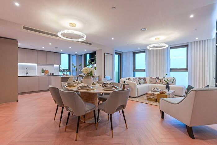 2 Bedroom Flat For Sale In One Thames Quay, Canary Wharf, London, E14