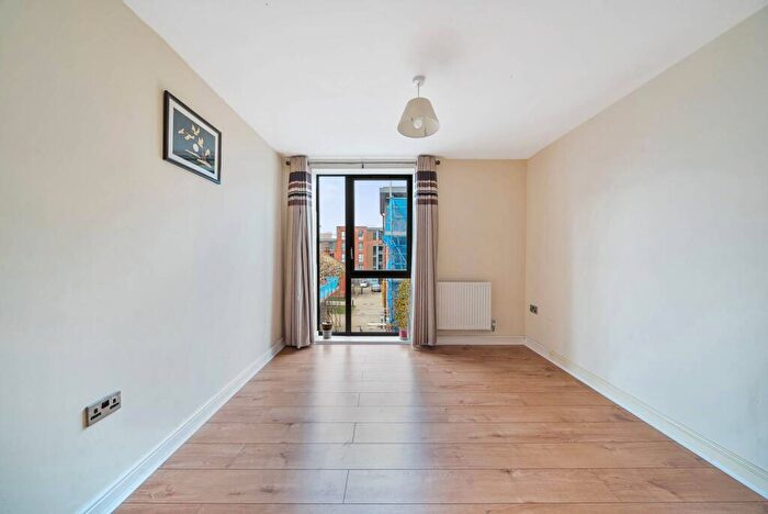 2 Bedroom Flat For Sale In Tanner Close, Colindale, London, NW9