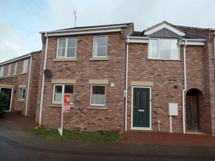 3 Bedroom Semi-Detached House To Rent In Butters Corner, Lincoln, LN4