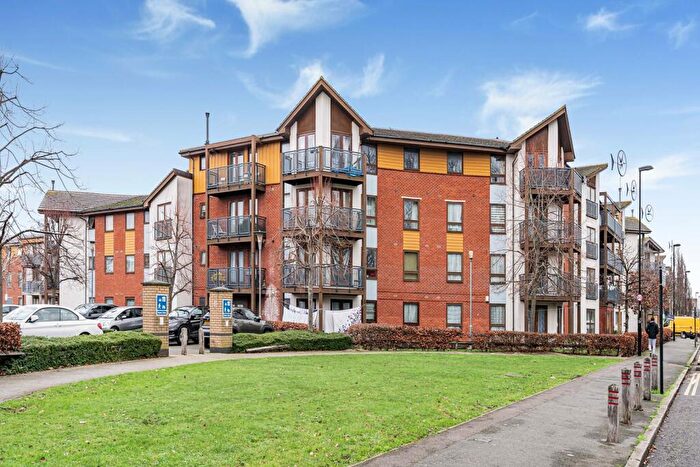 2 Bedroom Apartment For Sale In Clarke Close, Croydon, CR0