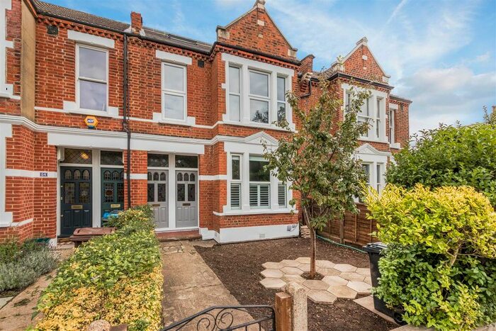 2 Bedroom Maisonette For Sale In Trinity Road, Wimbledon, SW19