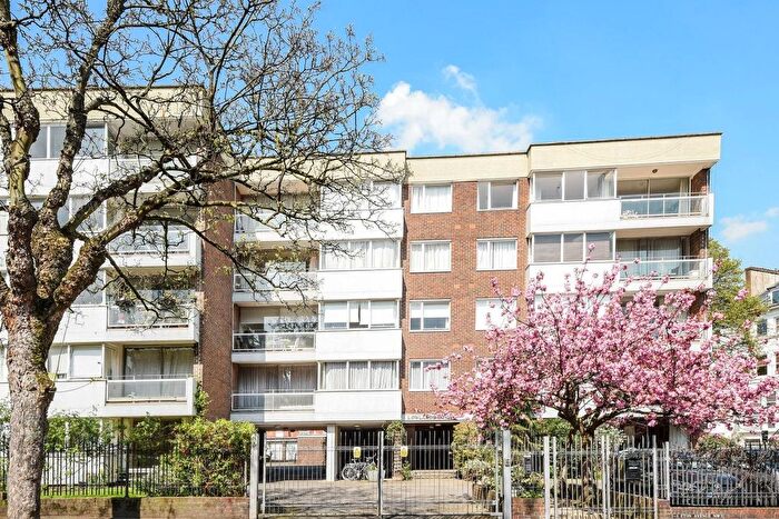 2 Bedroom Flat For Sale In Eton Avenue, Belsize Park, London, NW3