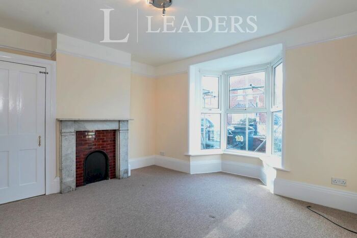 3 Bedroom End Of Terrace House To Rent In Grove Road, Gosport, PO12