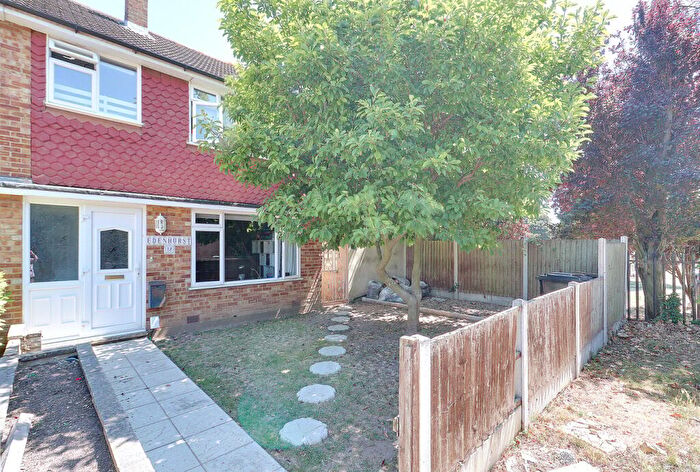3 Bedroom End Of Terrace House For Sale In Morgan Way, Rainham, RM13
