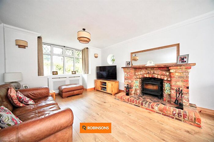 4 Bedroom Detached House For Sale In Totternhoe Road, Dunstable, LU6