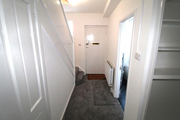 3 Bedroom Flat To Rent In Uxbridge Road, Hayes, UB4