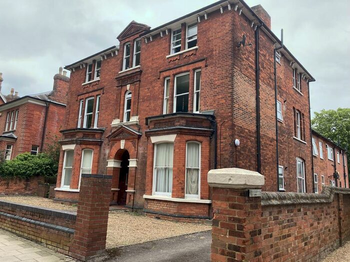 1 Bedroom Apartment To Rent In De Parys Avenue, Bedford, MK40