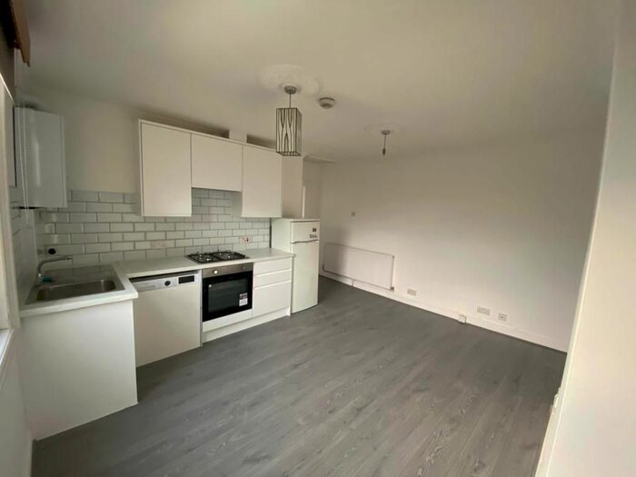 1 Bedroom Flat To Rent In Blackheath Road, London, SE10