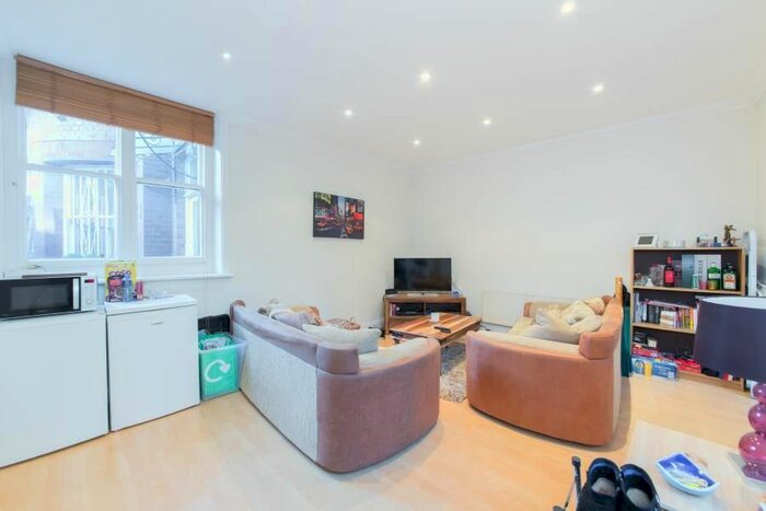 1 Bedroom Flat To Rent In Eton Avenue, Belsize Park, NW3