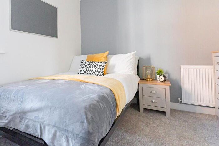 7 Bedroom Terraced House To Rent In Goodwood Road, Southsea, PO5