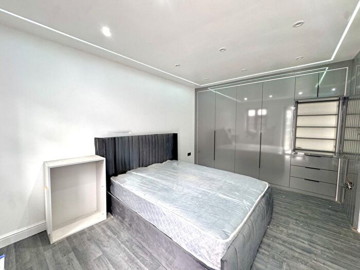 1 Bedroom Studio To Rent In Evelyn Grove, Southall, UB1