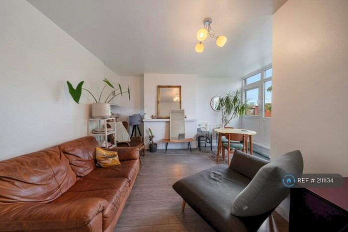 3 Bedroom Maisonette To Rent In Stayners Road, London, E1