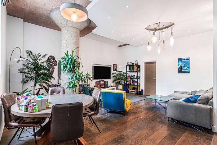 2 Bedroom Flat For Sale In Saffron Hill, London, EC1N