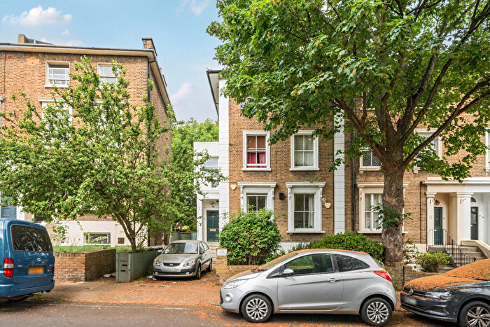 2 Bedroom Flat For Sale In Tyrwhitt Road, Brockley, London, SE4