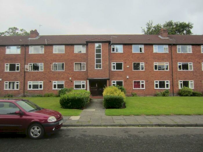 3 Bedroom Flat To Rent In Woodlawn Court, Whalley Range, Manchester., M16