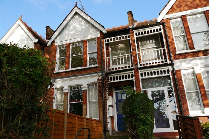 2 Bedroom Flat To Rent In Upper Flat Park Road, N8