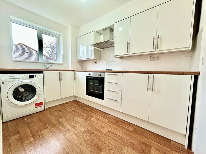 1 Bedroom Flat To Rent In Langbourn Court, Luther King Close, Walthamstow, E17