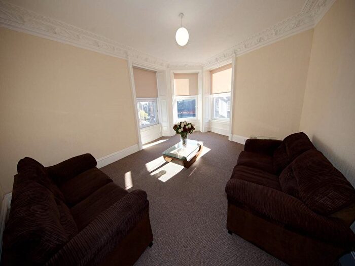 2 Bedroom Flat To Rent In Park Avenue, Dundee, DD4