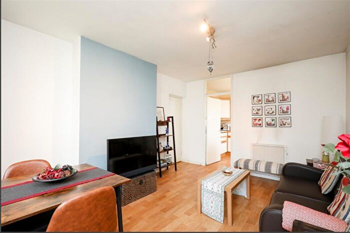 2 Bedroom Flat To Rent In Classinghall House, Kersfield Road, SW15